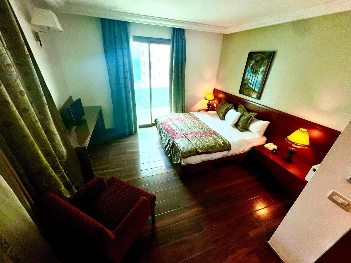 King Suites Hotel Бейрут Екстериор снимка