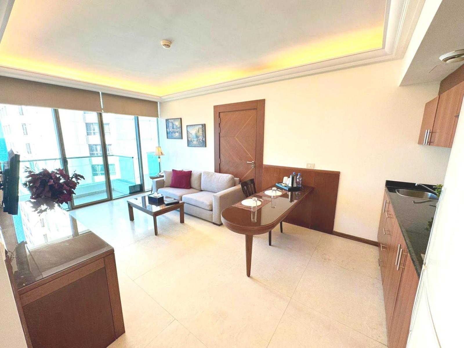 King Suites Hotel Бейрут Екстериор снимка