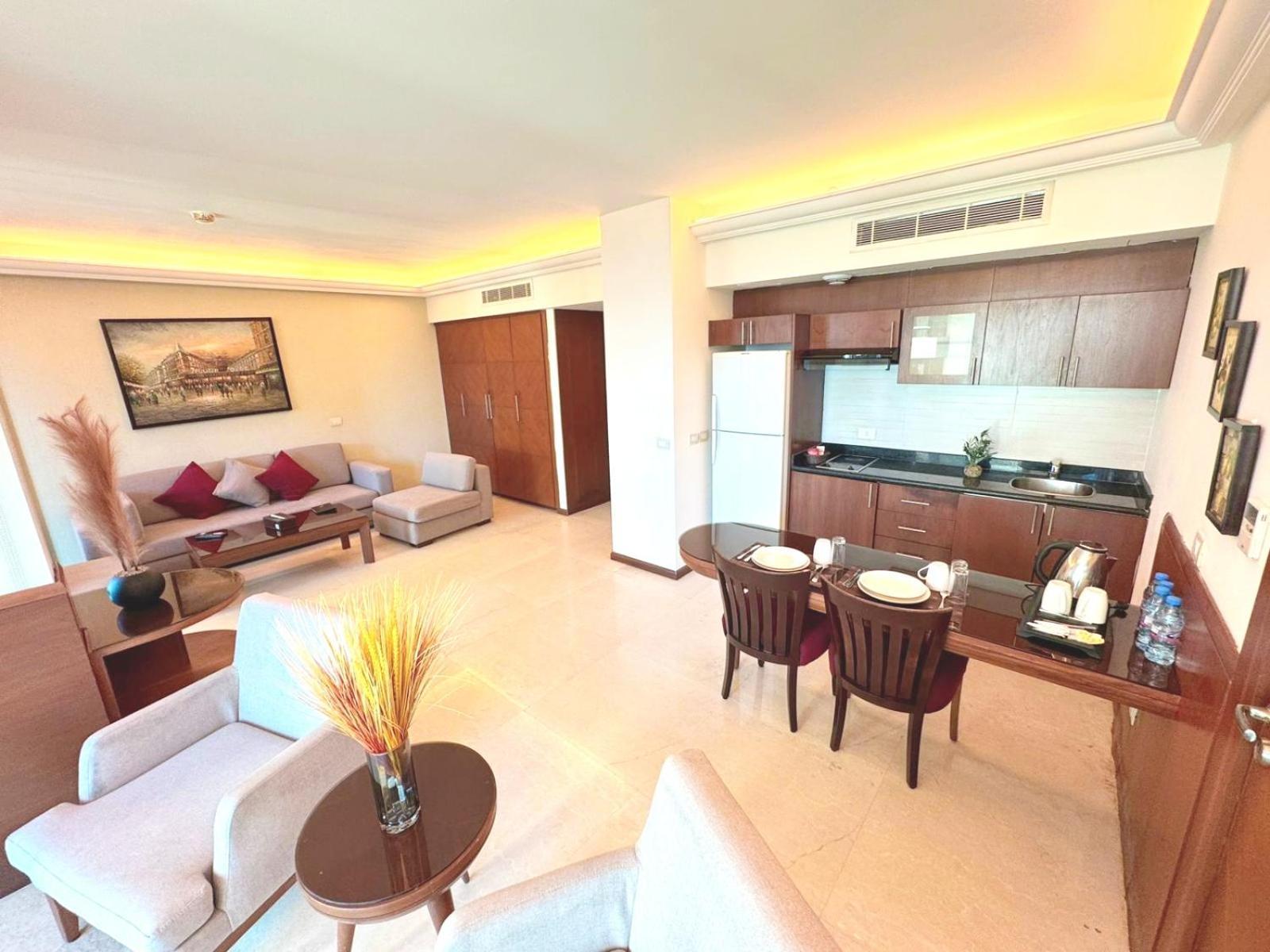 King Suites Hotel Бейрут Екстериор снимка