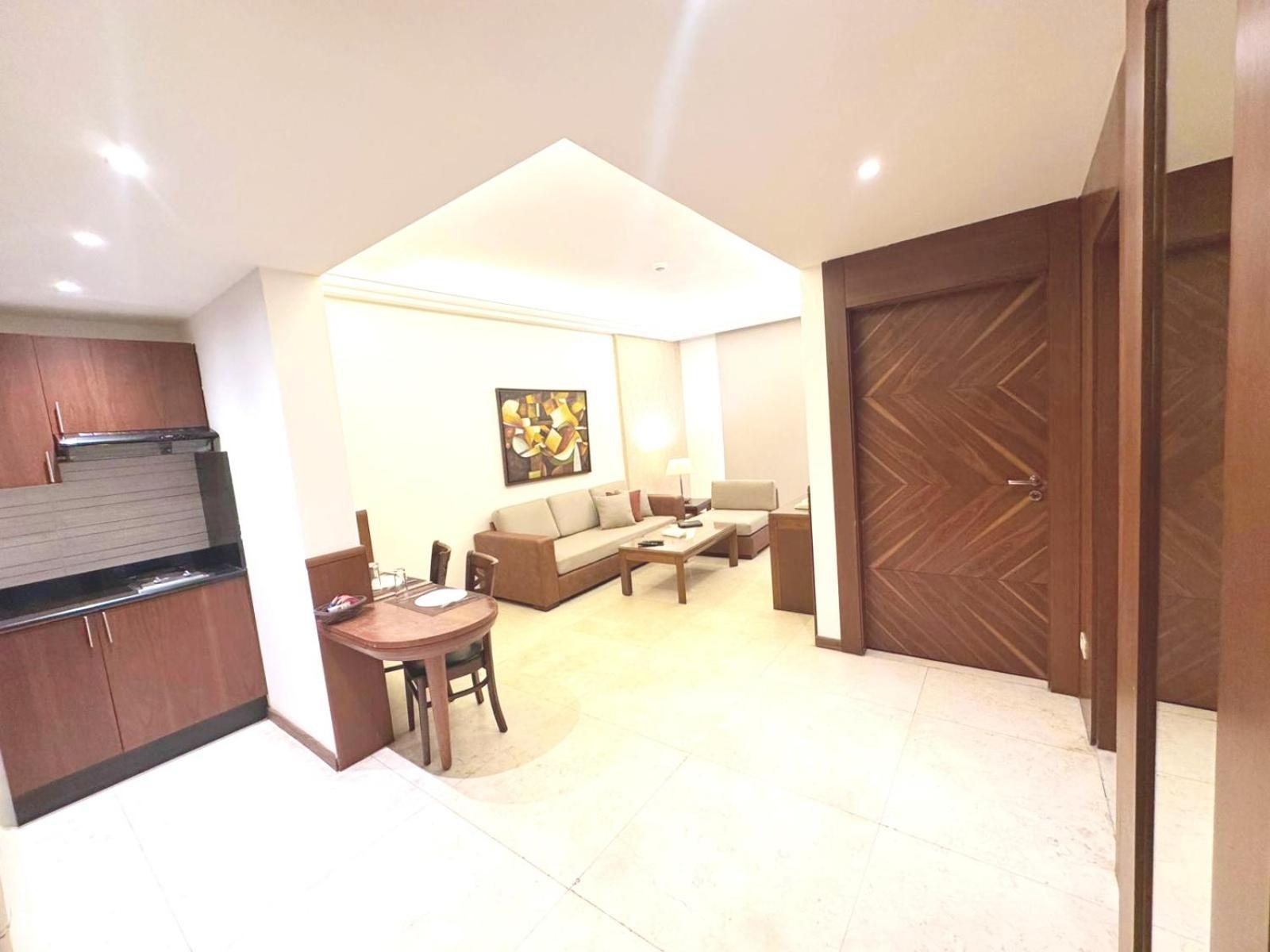 King Suites Hotel Бейрут Екстериор снимка