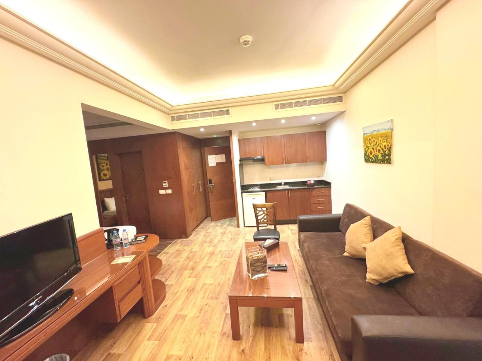 King Suites Hotel Бейрут Екстериор снимка
